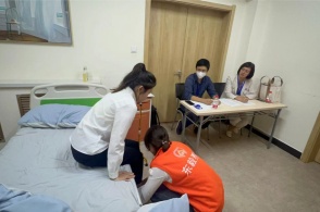 北漂家政女工的自我救贖之路:寫作、畫畫,56歲要為自己活一回|從她說起